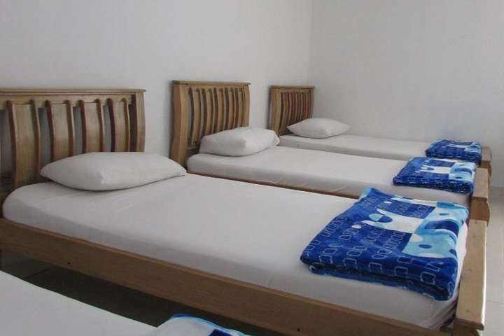 Img - Triple vista a la piscina