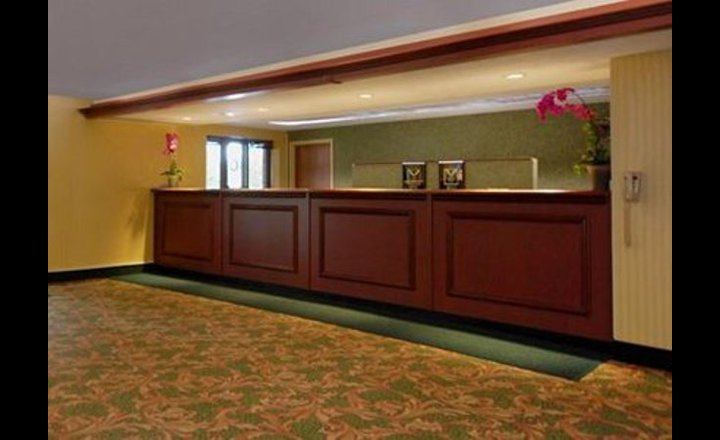 Comfort Inn Suites North At The Pyramids Hotel Indianapolis