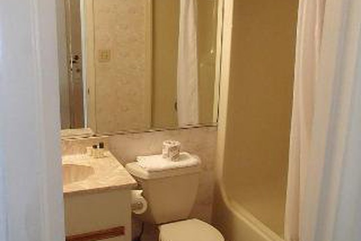 Img - Quadruple Two Double Beds