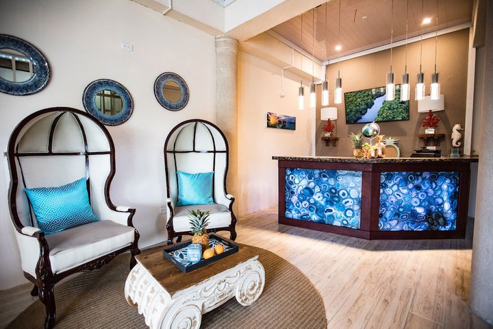 Img - Luxury King Suite with Balcony and Town View