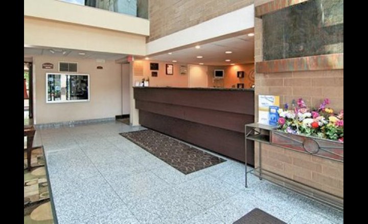 Comfort Suites Oakbrook Terrace Near Oakbrook Center Hotel United States Of America Pricetravel