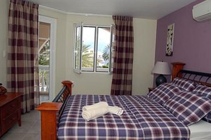 Img - Condominio de 2 recámaras frente al mar