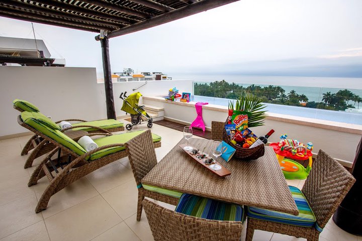 Img - 2 bedroom residence Family Emotion penthouse private pool 3 kids free