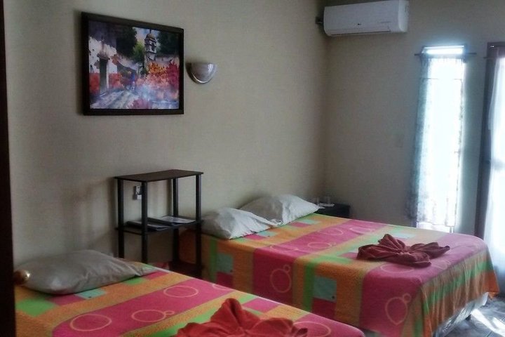 Img - Dormitorio compartido económico, 1 cama de matrimonio, baño compartido