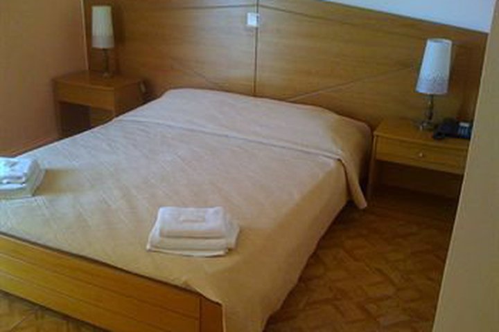 Img - Habitación con 1 cama doble o 2 individuales