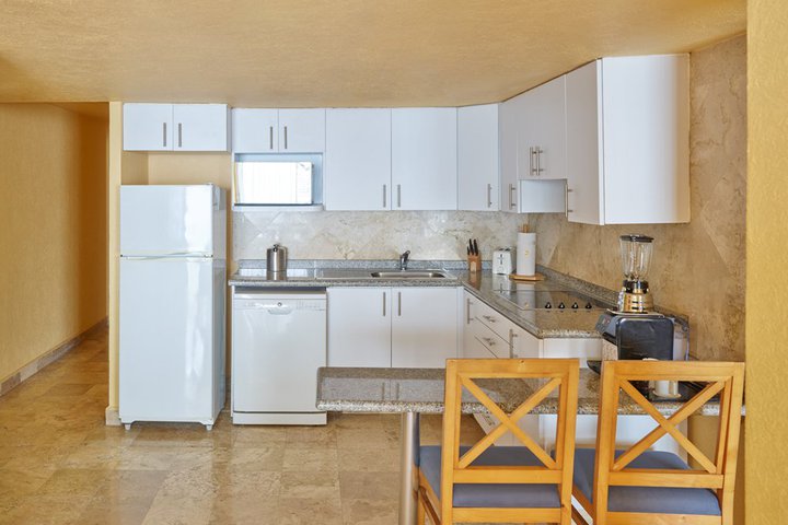 Img - Master Suite 3 Bedrooms, Plus