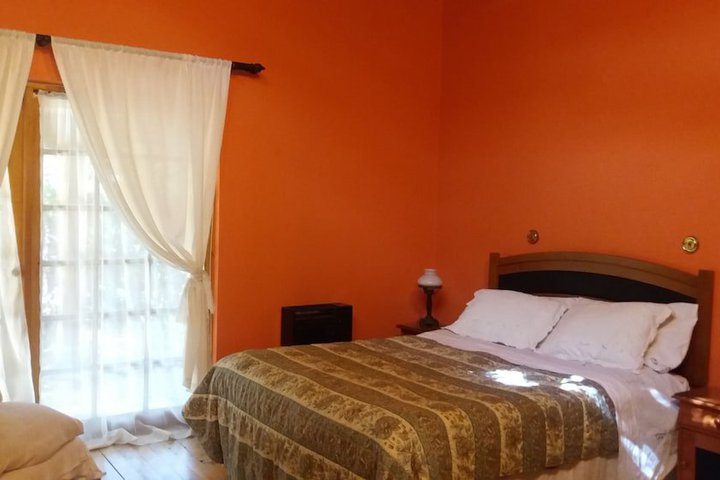 Img - Casa estándar, 4 habitaciones, baño privado