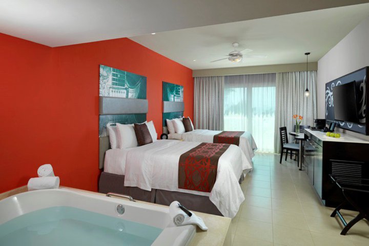 Img - Deluxe Room two double beds