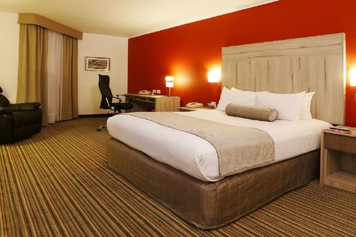 Img - Junior Suite Deluxe King Bed