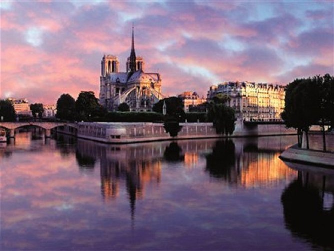 Realiza un recorrido por la ciudad de París